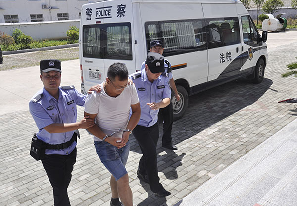 送往拘留所.JPG