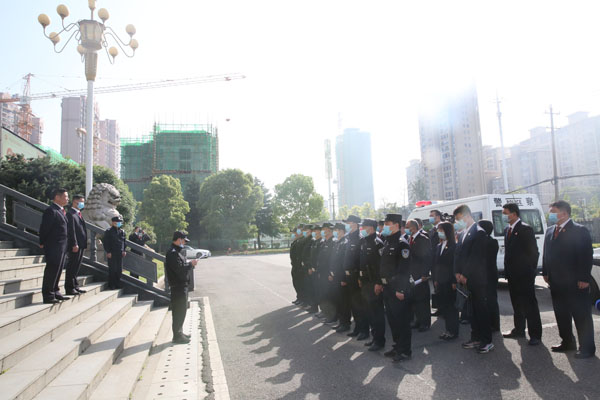 整队出发.jpg