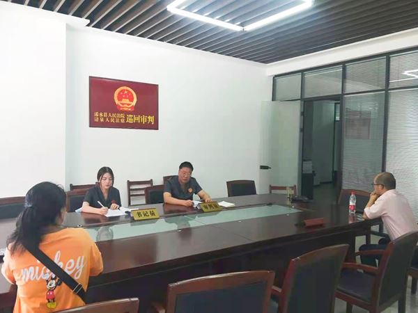 巡回审判进社区.jpg