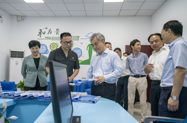 查阅工作台账.jpg